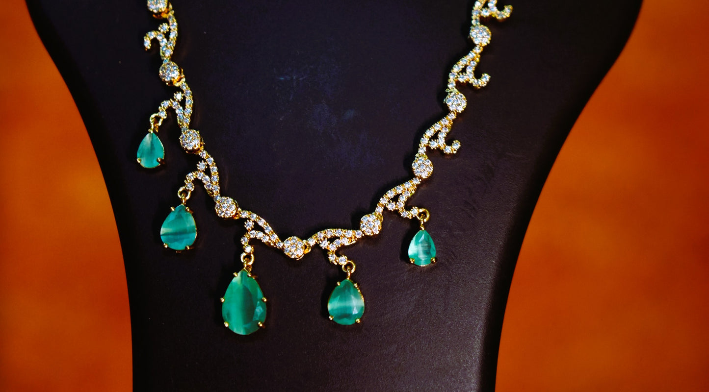 Chunky necklace with stylish finish High-quality alloy with durable polish