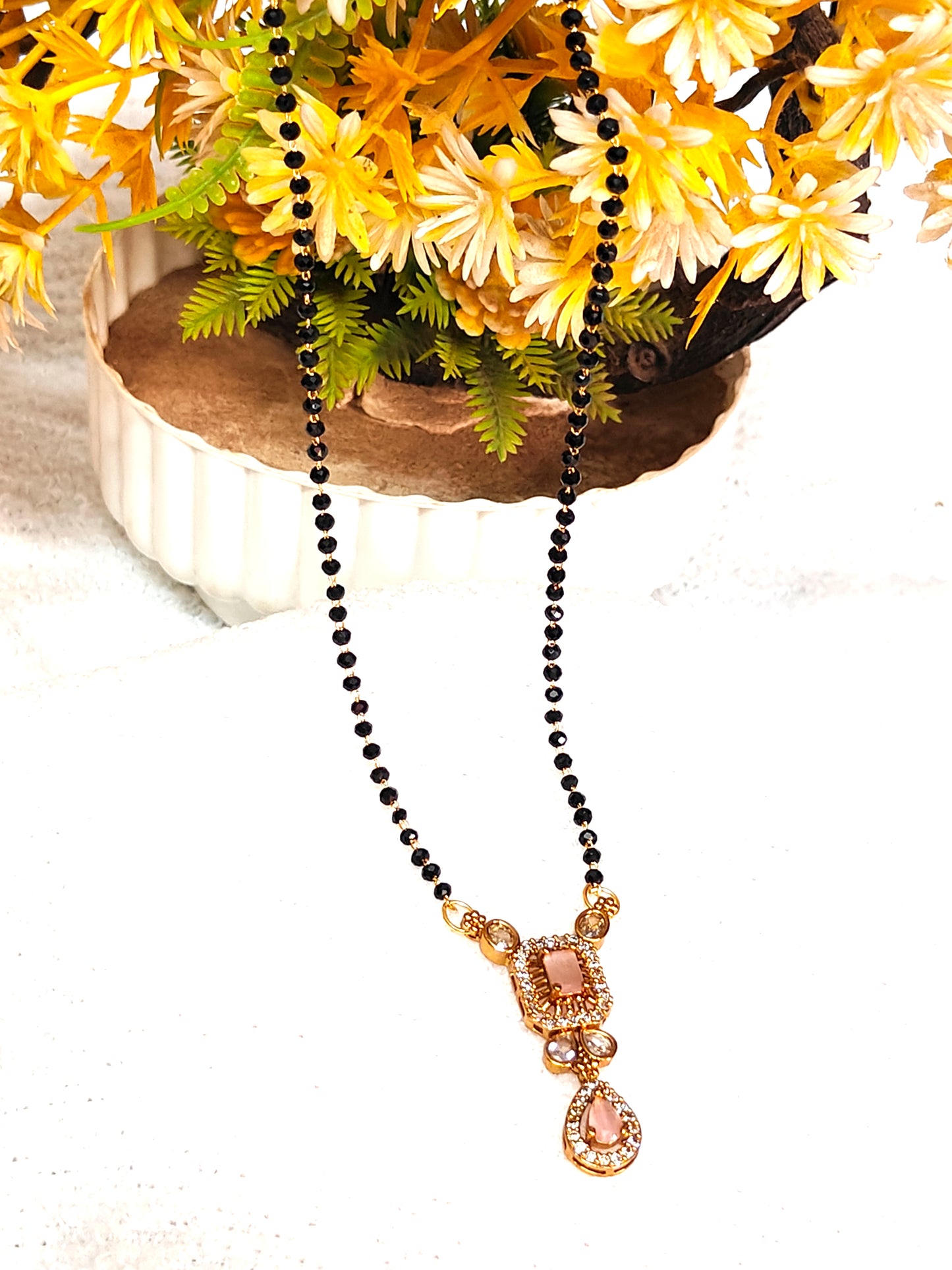 Lightweight and delicate designs for everyday use manalasutra
