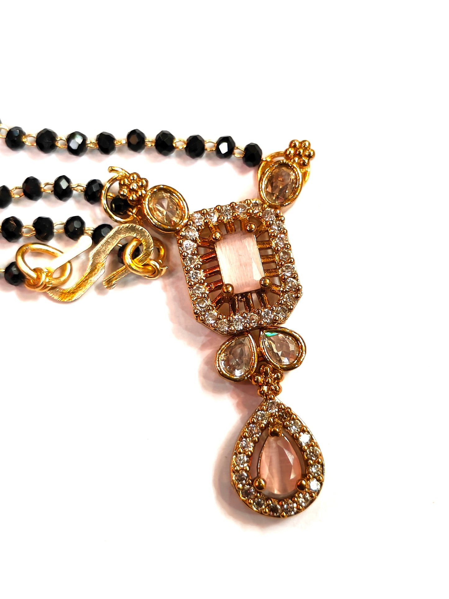 Lightweight and delicate designs for everyday use manalasutra