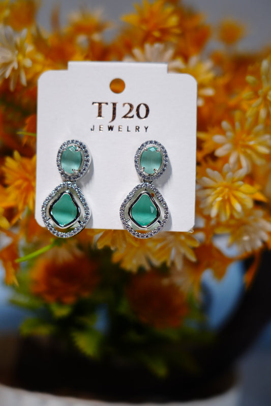 stylish shimmerig earrings  set for girls and womens