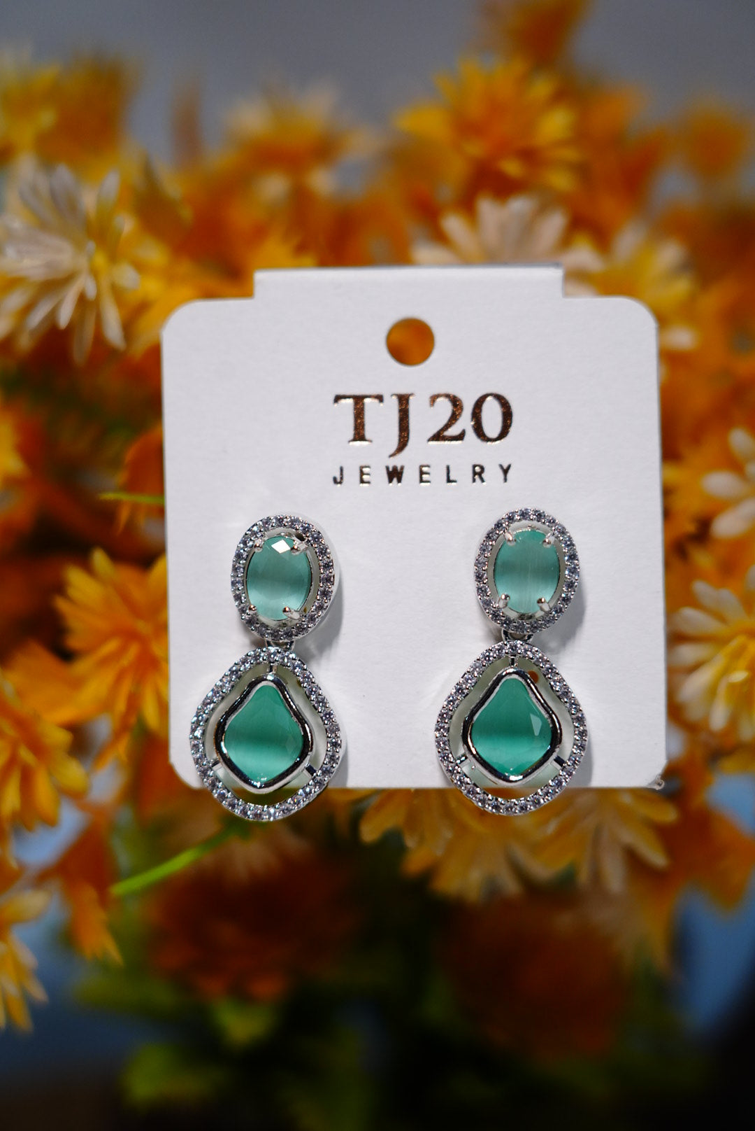 stylish shimmerig earrings  set for girls and womens