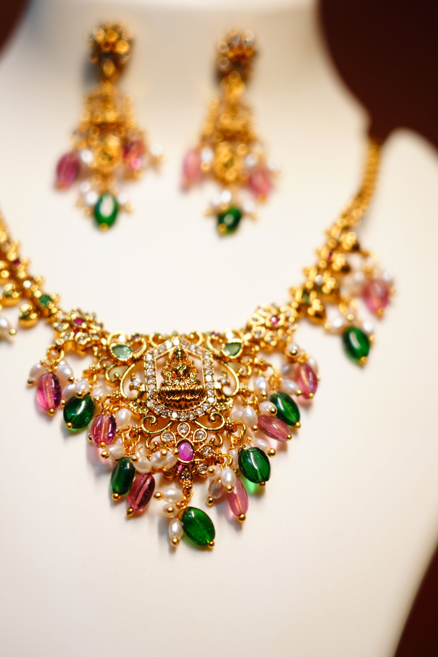 Fashion Gold Chain Necklace Set Stylish Party Wear Necklace with earrings